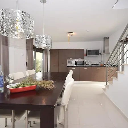 Modern With Private Pool Just 400m From The Sea Lourinhã