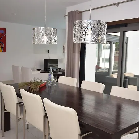 Modern With Private Pool Just 400m From The Sea